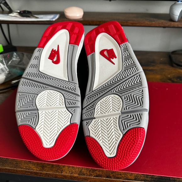 Jordan Bred 4 size 10dS